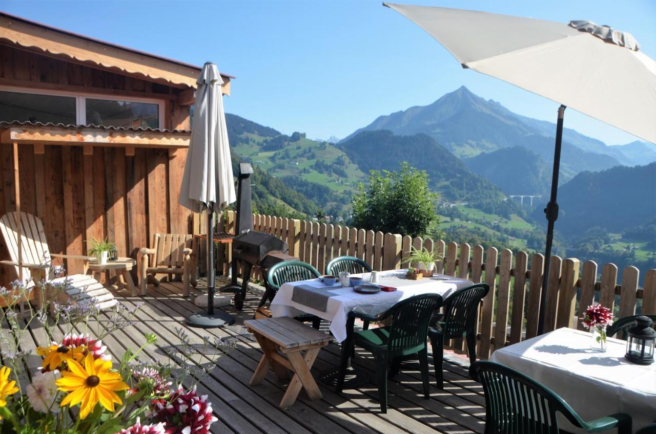 Les Chambres Et Roulottes Des Noisetiers Leysin Exterior foto