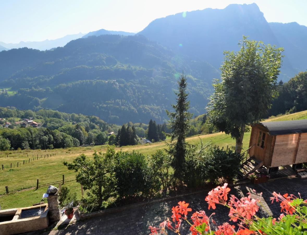Les Chambres Et Roulottes Des Noisetiers Leysin Exterior foto