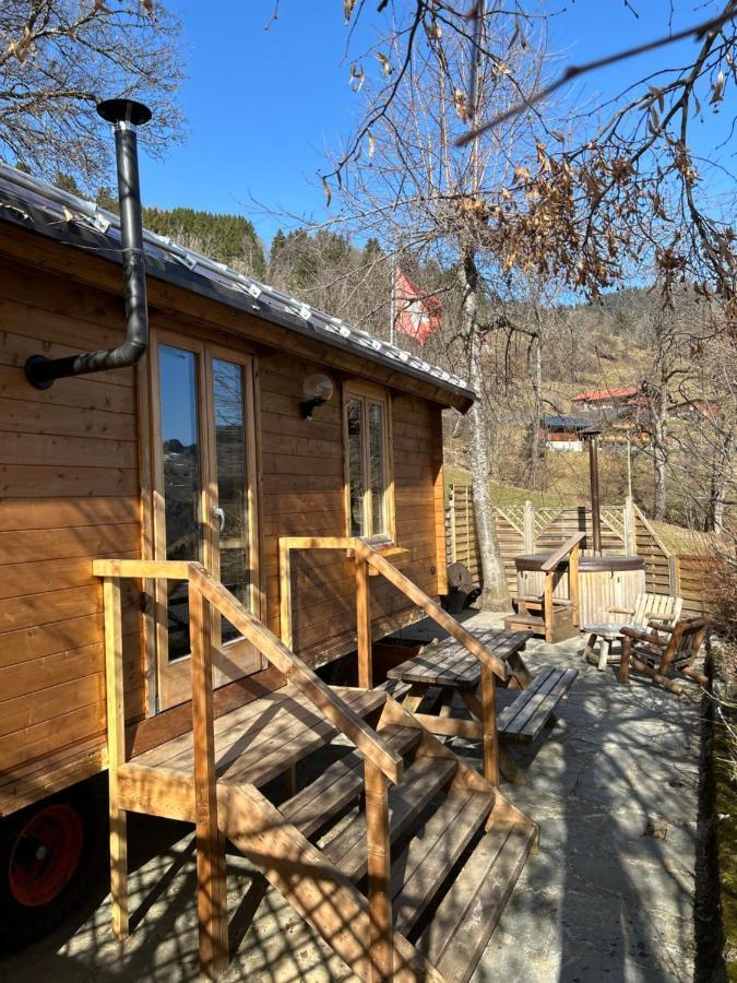 Les Chambres Et Roulottes Des Noisetiers Leysin Exterior foto